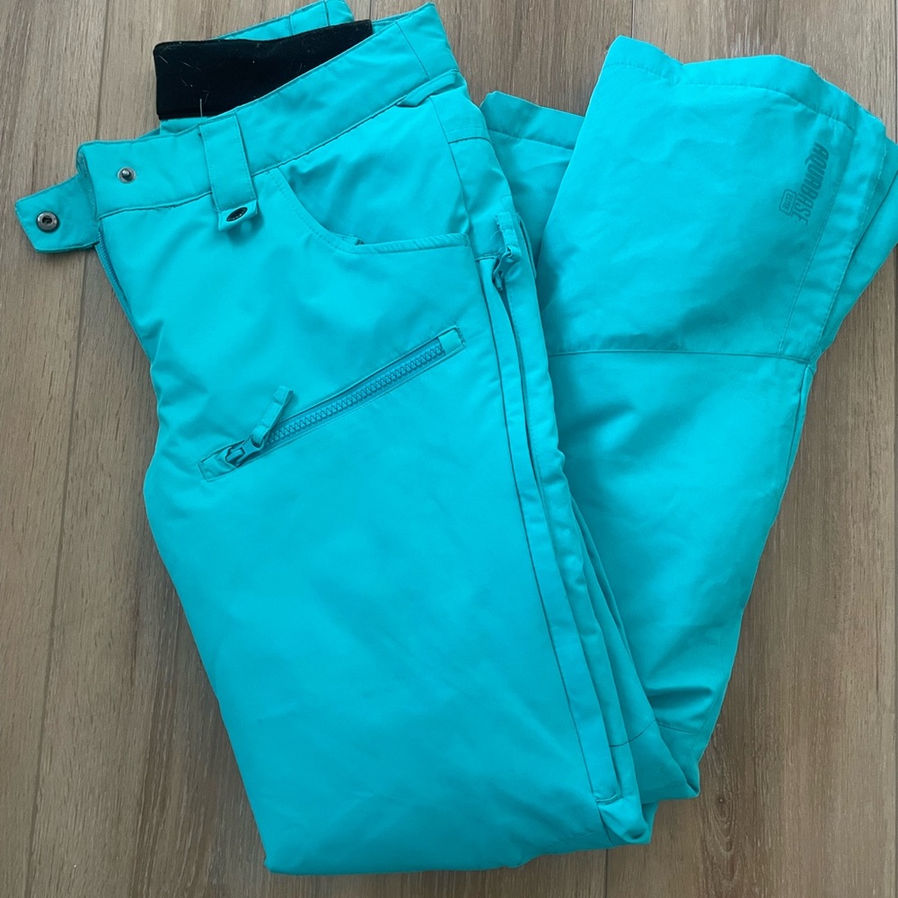 Women’s size small snowpants